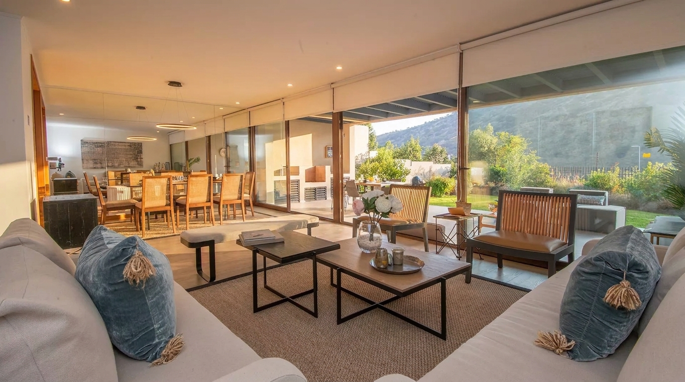 Interior_terrace_garden_mountain…_202608071521 Interior_terrace_garden_mountain…_202608071521