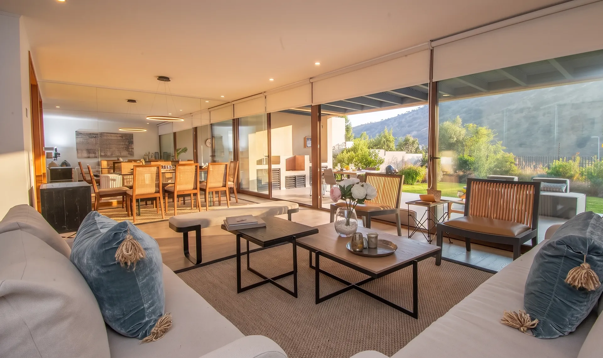 Interior_terrace_garden_mountain…_2K_202608171232 1 Interior_terrace_garden_mountain…_2K_202608171232 1